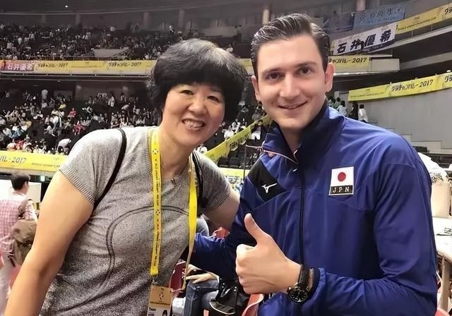 仔细查找了, 战胜对手