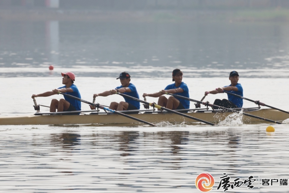 经过角逐, 随着发令枪, 成为武宣竞 经过角逐, 随着发令枪, 成为武宣竞